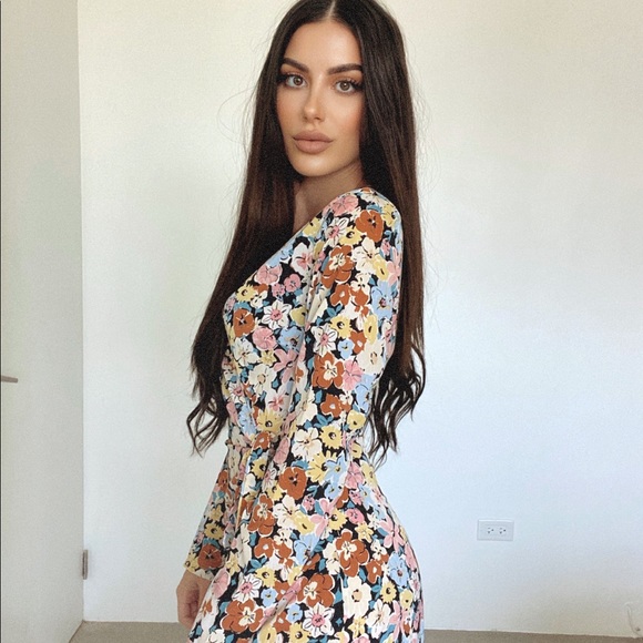 Floral wrap dress - Picture 2 of 5